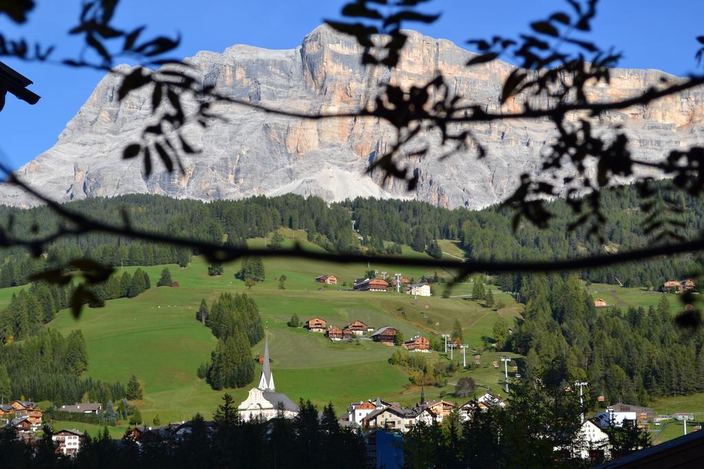 Ciasa Rudiferia Appartamenti In Alta Badia Luaran gambar